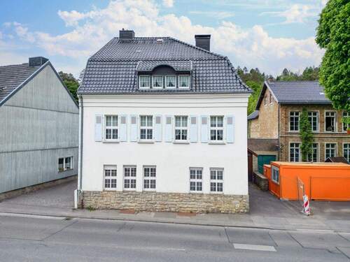 Titelbild - 8 Zimmer Einfamilienhaus zum Kaufen in Stolberg (Rheinland)