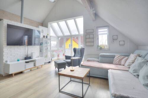 Wohnzimmer - 4 Zimmer Etagenwohnung zum Kaufen in Brackenheim