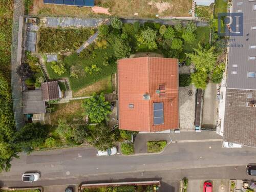 Blick auf das Haus - 7 Zimmer Mehrfamilienhaus, Wohnhaus in Aschaffenburg / Schweinheim