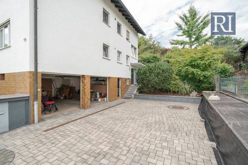 Auffahrt - Mehrfamilienhaus, Wohnhaus mit 191,00 m² in Aschaffenburg / Schweinheim zum Kaufen