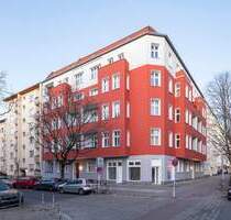 Investition in begehrter Wilmersdorfer Lage: Große 3-Zi.-Wohnung mit Loggia nahe Volkspark! - Berlin