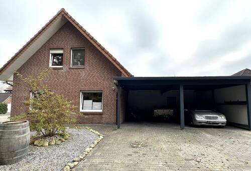 Doppelcarport - 7 Zimmer Einfamilienhaus in Spahnharrenstätte