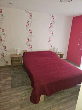 Einliegerwohnung: Schlafzimmer - 5 Zimmer Einfamilienhaus zum Kaufen in Ottweiler