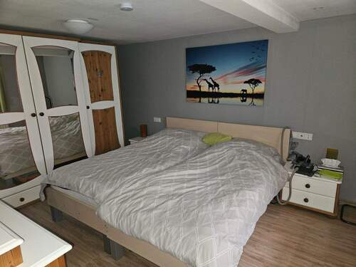 1. OG: Schlafzimmer - 