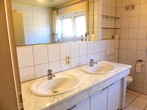 Bad mit Fenster - 