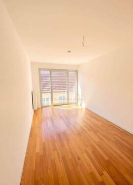 Wohnzimmer - 2 Zimmer Etagenwohnung zur Miete in Rostock