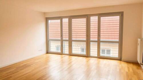 Wohnzimmer - 2 Zimmer Etagenwohnung in Rostock