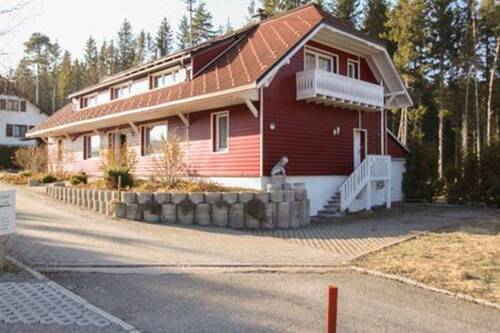 Hausansicht - EFH mit Einliegerwohnung; Viel Platz in See- und Waldnähe, ideal auch für (Ferien-) Vermietung