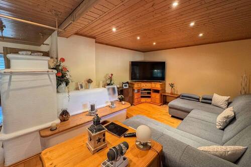 Wohnzimmer - 4 Zimmer Doppelhaushälfte zum Kaufen in Obermichelbach