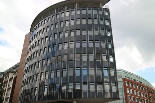 Ansicht - Büro mit Elbblick - 7.300,00&nbsp;EUR Kaltmiete, ca.&nbsp; 292,00&nbsp;m&sup2;&nbsp;Wohnfl&auml;che