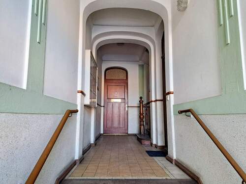 Hauseingangsbereich - Etagenwohnung mit 102,00 m&sup2; in Magdeburg zum Kaufen