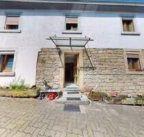 ~~ HAUS IN KLINGENMÜNSTER ( ALS WOHNEIGENTUM, 2 STELLPLÄTZE, ANBAU, OHNE GARTEN ) ~~