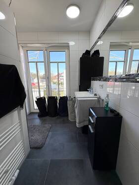 Großes Badezimmer Ansicht 1 - 