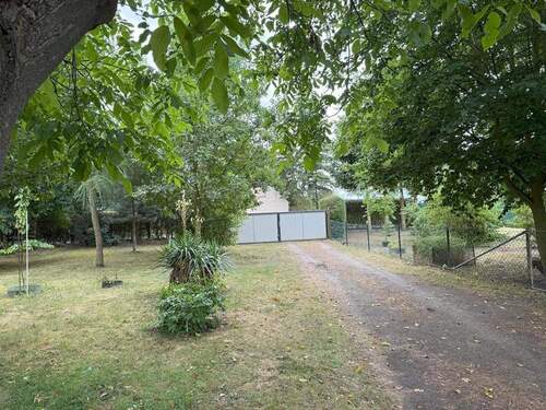 Garten und hintere Zufahrt - 4 Zimmer Einfamilienhaus in Letschin