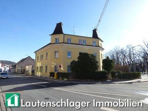 Markantes Erscheinigungsbild - Viel Platz! Gewerbeeinheit mit 7 Räumen in Top Lage! Neumarkt, Regensburger Straße 1