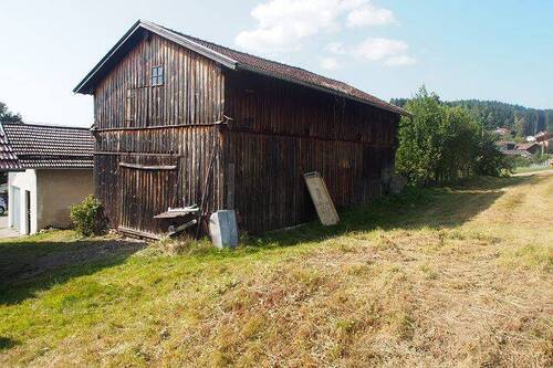 Scheune mit Garage - 8 Zimmer Einfamilienhaus in Arrach