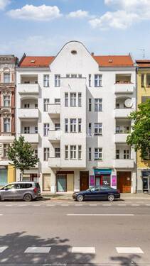 Außenansicht 2 - Charmante 1-Zimmer-Altbauwohnung mit Balkon in zentraler Lage