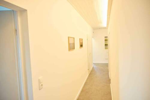 Flur - Einfamilienhaus mit 112,00 m² in Darmstadt / Eberstadt zur Miete