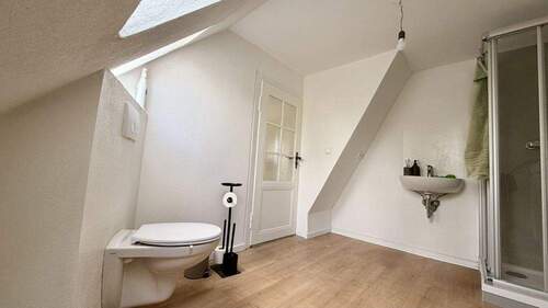 Tageslichtbad mit Waschmaschinenanschluss - 