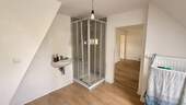 Bad mit Dusche - 