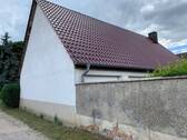 Nebengebäude 3 Garagen, Heizungsraum, Werkstatträume - 