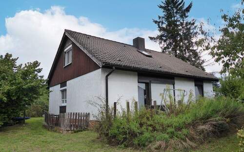 Außenansicht Terrasse - freistehendes Einfamilienhaus mit viel Platz für die ganze Familie