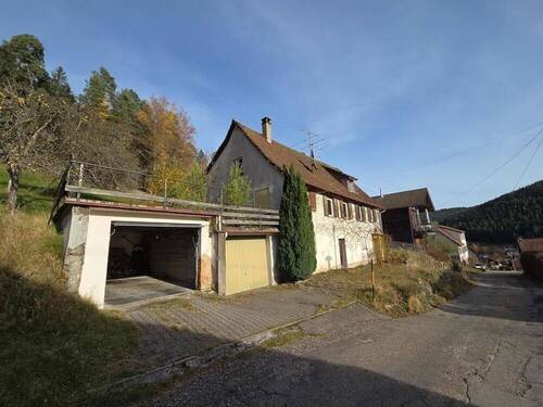 Wohnhaus - Grundstück in Enzklösterle