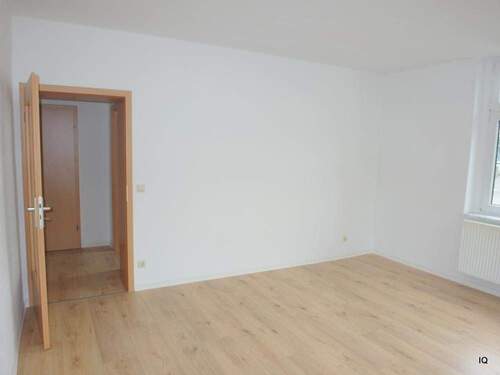 Wohnzimmer - 4 Zimmer Etagenwohnung in Chemnitz