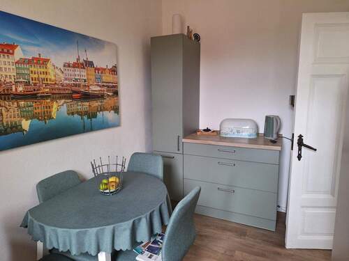 Kleinste Whg. unten rechts, Küche mit Essecke - 