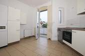 Küche mit EBK - 3 Zimmer Etagenwohnung zur Miete in Zwickau