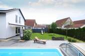 Weitere Ansicht Haus, Swimmingpool und Garten - 