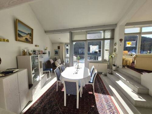 Essenbereich mit Zugang zur Loggia - 