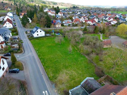 Blick auf das Grundstück - Bauplatz gesucht? Ihr neues Zuhause in Korbach-Lelbach!