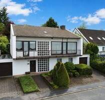 Außergewöhnliches Einfamilienhaus mit Pool und Garten in Konz