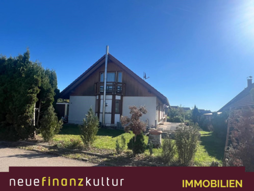 Hausansicht - Familienfreundliches Einfamilienhaus mit großem Schuppen & Einliegerwohnung in Pfronstetten