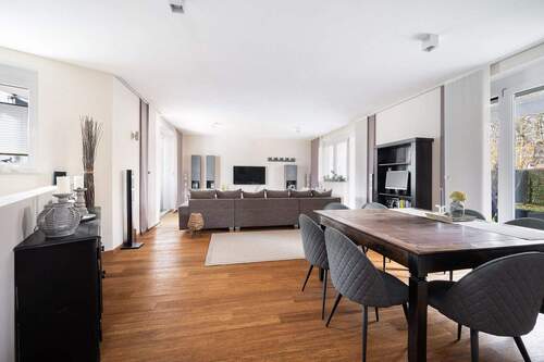 Wohnzimmer mit Essbereich - 