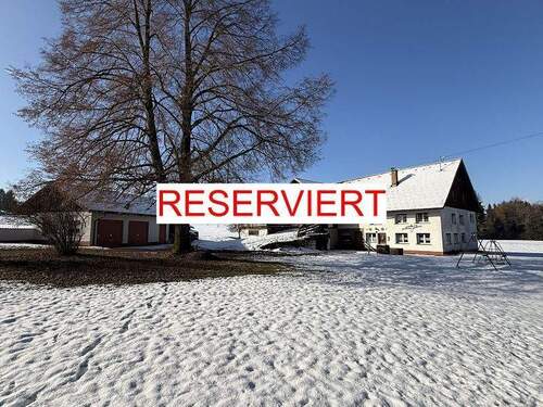 Gebäudeansicht - Liebhaberstück: Bauernhof in Alleinlage von Argenbühl mit viel Potenzial