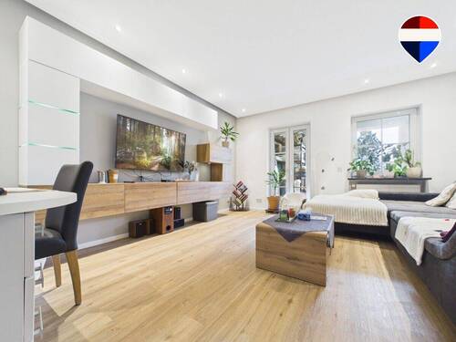 REMAX Immobilien Delux Mehrfamilienhaus Wohnzimmer Roden Mark Borowicz - 8 Zimmer Mehrfamilienhaus, Wohnhaus zum Kaufen in Saarlouis