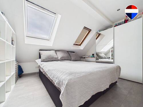 REMAX Immobilien Delux Mehrfamilienhaus Schlafzimmer Roden Mark Borowicz - 