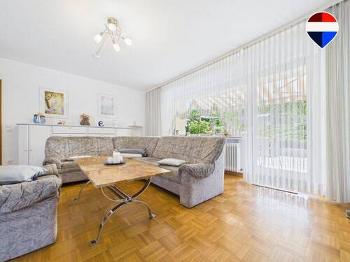 REMAX Immobilien DeLux Einfamilienhaus Wohnzimmer Führweiler Mark Borowicz - 5 Zimmer Einfamilienhaus in Rehlingen-Siersburg