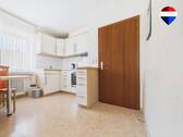 REMAX Immobilien DeLux Einfamilienhaus Küche Führweiler Mark Borowicz - Einfamilienhaus mit 111,00 m&sup2; in Rehlingen-Siersburg zum Kaufen