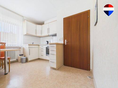 REMAX Immobilien DeLux Einfamilienhaus Küche Führweiler Mark Borowicz - Einfamilienhaus mit 111,00 m&sup2; in Rehlingen-Siersburg zum Kaufen