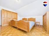 REMAX Immobilien DeLux Einfamilienhaus Schlafzimmer Führweiler Mark Borowicz - 