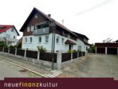 Hausansicht - 3,5-Zimmer-Dachgeschosswohnung mit Balkon in Römerstein