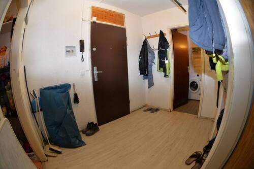 Diele - Etagenwohnung mit 50,00 m² in Köln zum Kaufen