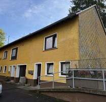 vollunterkellerter gr. Bungalow mit 2 Betriebshallen, mit Garagen und einem Schaubienenhaus, gr. Terrasse - Wallenborn