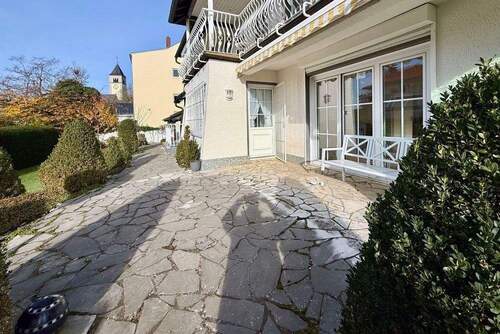 Große Terrasse mit Gartenzugang - 