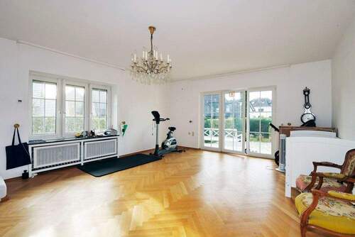 Heller Wohnbereich mit Zugang zur Terrasse - Einfamilienhaus mit 148,00 m&sup2; in Bad Honnef zum Kaufen