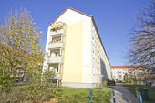 Giebel - Etagenwohnung mit 58,20 m&sup2; in Halle (Saale) zur Miete