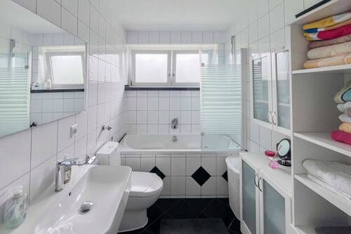 Modernes Badezimmer - 
